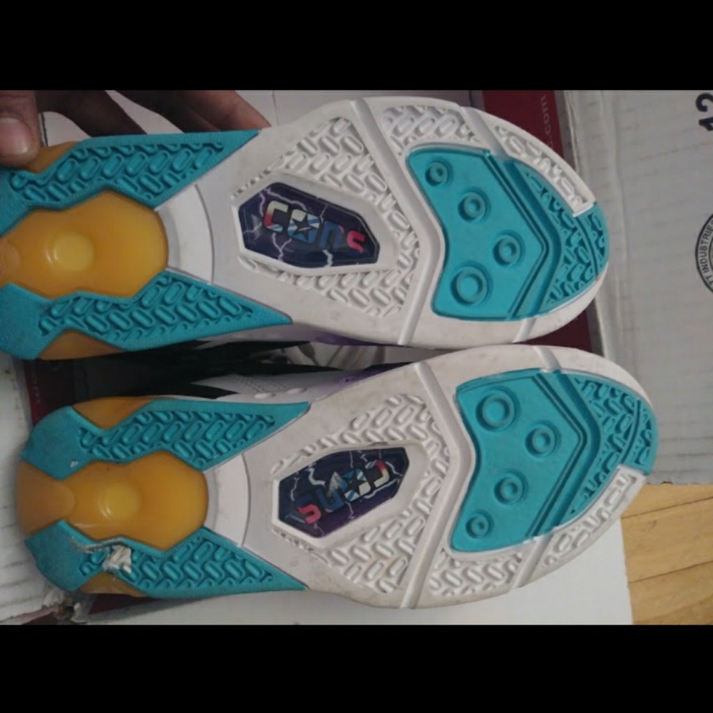 Converse - Picture 3 of 4